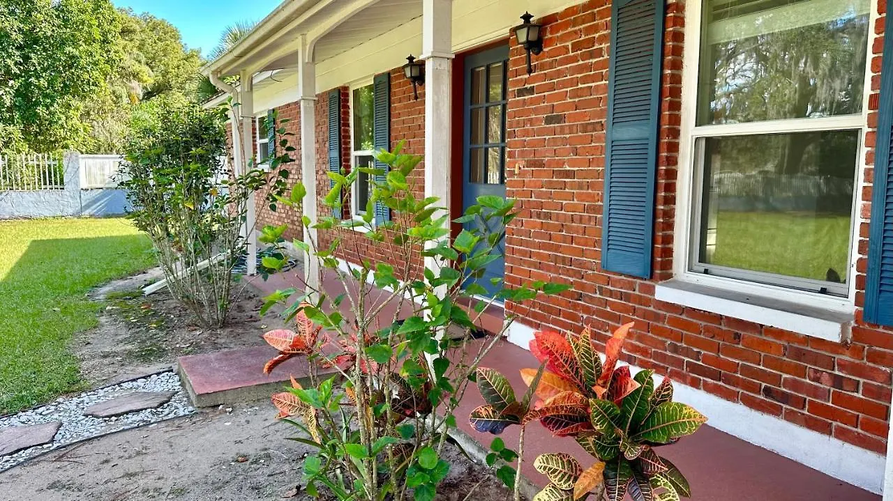 Cozy Rooms Near Busch Gardens Tampa